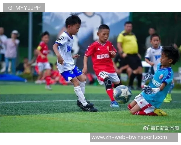 成都皇贝足球:奋力拼搏展现团队精神与竞技魅力的足球之旅 成都皇贝足球:奋力拼搏展现团队精神与竞技魅力的足球之旅